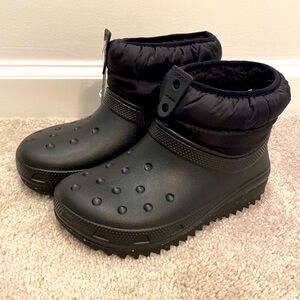 Crocs puff shorty boots kids size 4